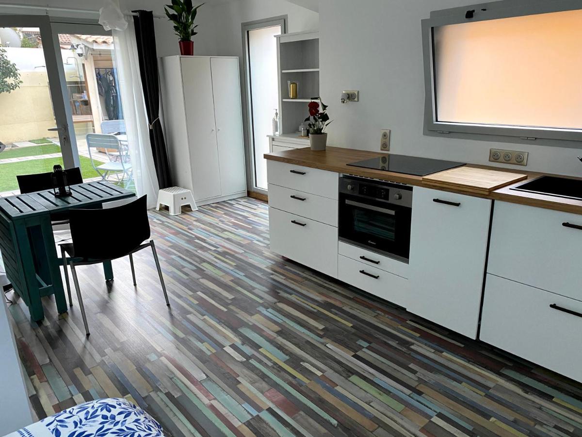 Le 9Ieme Entracte Hotel Marseille Bagian luar foto