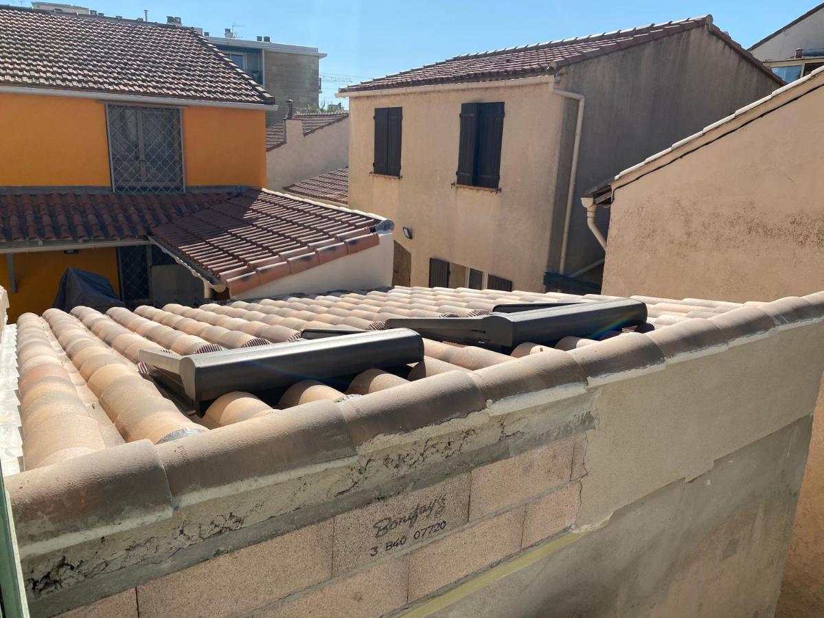 Le 9Ieme Entracte Hotel Marseille Bagian luar foto